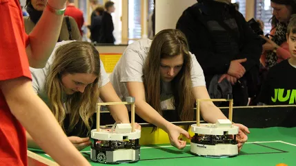 20170218_fbinf_robocup_junior_mlh_0150.png (DE)