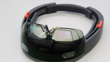 FB Inf - Hololens Brille Bild für Web (DE)