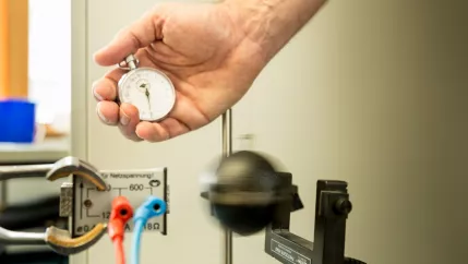 EMT Labor Physik 20220607 foto eric lichtenscheidt 07 fs22.jpg