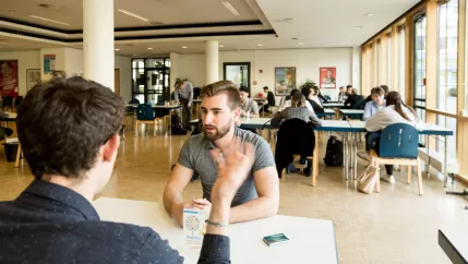 Sprachenzentrum Business English in Mensa 20220503 foto eric lichtenscheidt 03 fs22.jpg