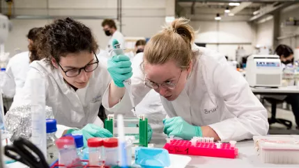 anna praktikum biologie volk Rhb Halle K 20220519 foto eric lichtenscheidt 23 fs22.jpg