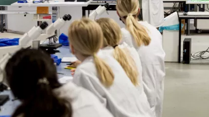 anna praktikum biologie volk Rhb Halle K 20220519 foto eric lichtenscheidt 46 fs22.jpg