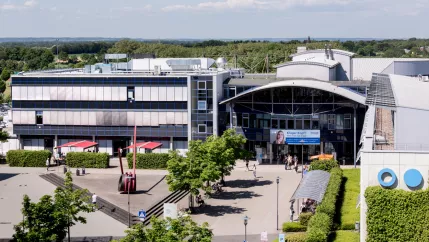 campus sankt augustin panorama 20220518 foto eric lichtenscheidt 02 fs22.jpg