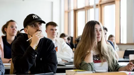 wiwi hoersaal lehre vorlesung 20220506 foto eric lichtenscheidt 11 fs22.jpg