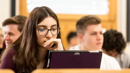 wiwi hoersaal lehre vorlesung 20220506 foto eric lichtenscheidt 38 fs22.jpg