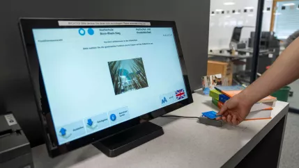 Ausleihe in der Bibliothek am Selbstverbucher