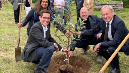 Leitterstorf Zamil Präses Latzel Ihne Apfelbaum September 2022 Foto Daniela Greulich