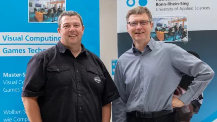 Prof. Dr. Ken Kent (li) mit Prof. Dr. Rainer Herpers (re) am Campus Sankt Augustin