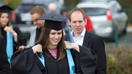 absolventenfeier telekom dome einlass 20221022 foto juri kuestenmacher 012.JPG