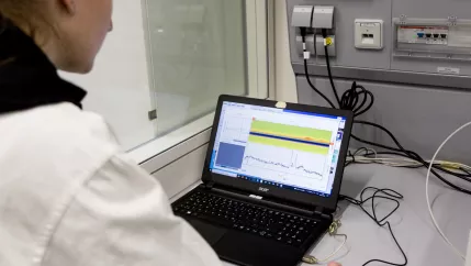 anna ISF IFA Labor Forschung Nitrosamine Hinz 20220523 foto eric lichtenscheidt 04 fs22.jpg