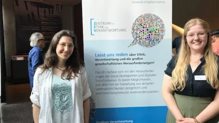 Susann Kabisch und Maya Pagel auf der phil.cologne