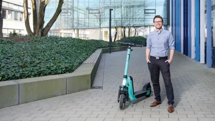 Paul Bossauer mit E-Scooter StA 2021 foto mirene schmitz