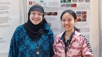 Rise Stipendiatin Yanran Sun 2023 mit Doktorandin Sarah Shoushrah