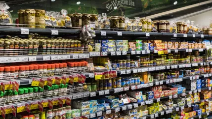 Supermarkt Symbolbild COLOURBOX34875466