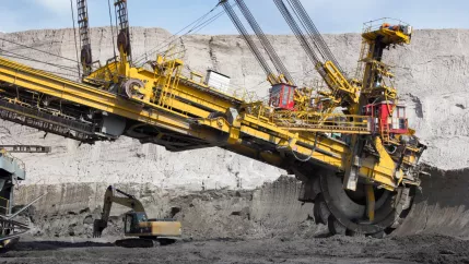 Tagebau Kohle Schaufelradbagger colourbox 13056822.jpg