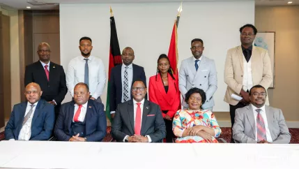 Doktorand Allex Semba trifft malawischen Präsident in Berlin