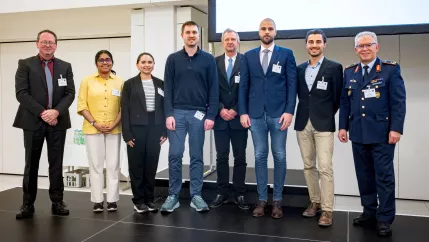 20241025_AFCEA e.V. Bonn - Studienpreisverleihung, Nalalia Quiroga Perez (H-BRS) wird mit Platz 1 ausgezeichnet