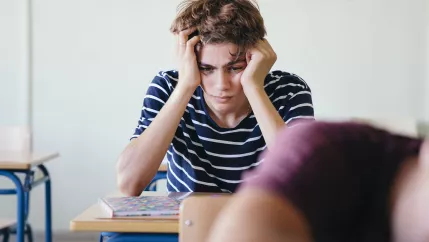 Erschoepfter Student colourbox 52454167 Foto Olena Latkun.jpg