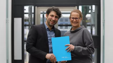 Ernennung Urkunde Prof Javad Ghofrani 20250213 Foto Juri Kuestenmacher 5