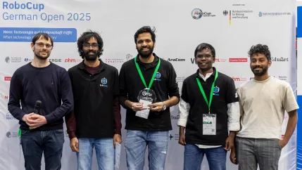 12.-16.03.2025 RoboCup German Open 2025 - Team b-it-bots@work bei der Siegerehrung v.re. Akhilan Ashokan, Chaitanya Gumudala,Anudeep Sai Sajja, Gokul Krishna Gandhi Chenchani  : Foto: Robocup Germany, Frank Erpinar