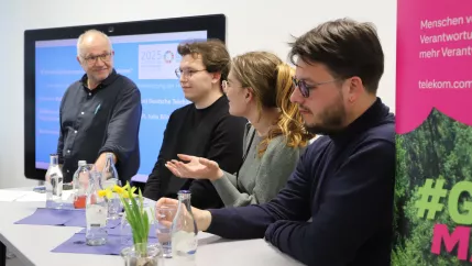 2025-04-01 Podiumsdiskussion  Nachhaltigkeitsperspektiven in Unternehmen mit der Telekom_Foto Martin Schulz