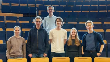 31.03.2025 Jungstudierende des Rhein-Sieg-Gymnasiums un der Vorlesung von André Kless, Wissenschaftlicher Mitarbeiter im FB Informatik