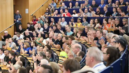 2025-08-16_fbinf_Froscon_2025_Kira Wazinski