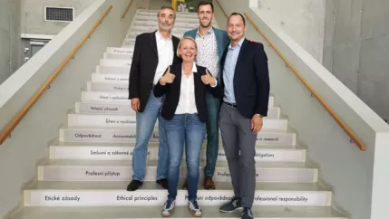 20250815_Promotion_Julian_Rech.png 
