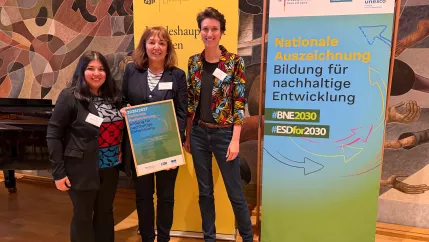 20260416 IZNE Auszeichnung nachhaltige Bildung Foto IZNE