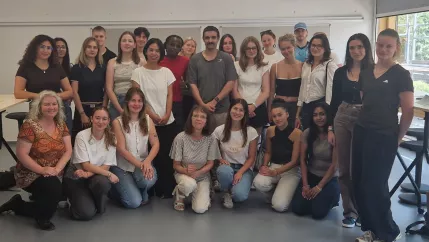 Studierende und Lehrkräfte im Seminar "Interkulturelle Kommunikation" 2026