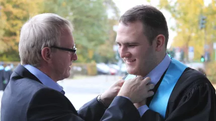 absolventenfeier_telekom-forum_20151024_foto_j._kuestenmacher_009.jpg (DE)