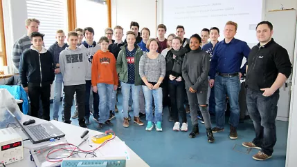 besuch-hardtberg-gymnasium-gruppe_FBEMT_20160316_sta_foto-flessing (DE)