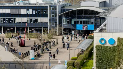 campus_sankt_augustin_20220330_foto_eric_lichtenscheidt_fs22_03.jpg (DE)