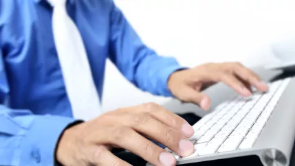 colorbox_die-arbeit-mit-computer-bild-8963867_16zu9.jpg (DE)