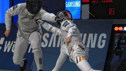 fechten_h-brs_student_sebastian_bachmann_in_aktion_2015.png(DE)