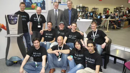 b-it-bots_robocup_2011_dr_10142.jpg (DE)