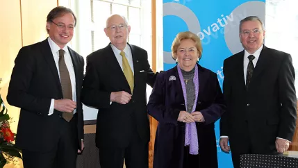 ehrensenator_moeller_700_9874.jpg (DE)