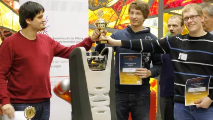 team_2.platz_anastassia-kuestenmacher_700_12052.jpg (DE)