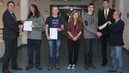 zertifikatsuebergabe-2012_700_13100.jpg (DE)