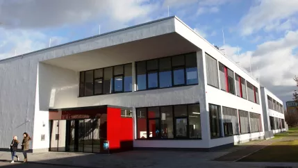 g_gebaeude_campus_rheinbach_20171127_foto_m._flacke_2_teasercut.jpg (DE)