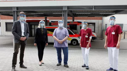 gesichtsschilde_an_gfo-kliniken_2020-06-10_foto_eva_tritschler_7095.jpg (DE)