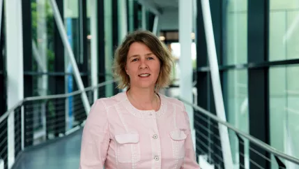 gross-iris_vp-lehre_2018_foto_eva_tritschler_4348.jpg (DE)