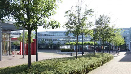 h-brs_hintergrund_campus_rheinbach_foto_eva_tritschler_2578.jpg (DE)