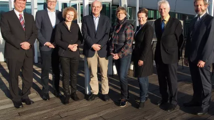 h-brs_hochschulrat_komplett_2015_mf.jpg (DE)