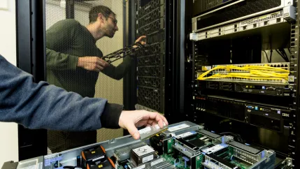 its_institut_fuer_it-service_server_20220330_foto_eric_lichtenscheidt_09_fs22.jpg (DE)