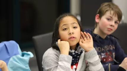 kinderuni_mockenhaupt_fernrohr_20200213_foto_juri_kuestenmacher_83.jpg (DE)