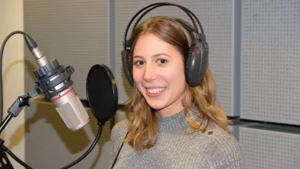 Radio-Moderatorin.jpg (DE)