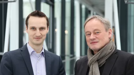 padilla-elmar_02_urkunde_teasercut_2020-02-02_foto_eva_tritschler_6784.jpg (DE)