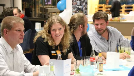 20161021_fbinf_20-jahrfeier_act-come_together_party_kw_bild0082.jpg (DE)