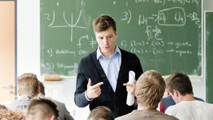 Mathe-Unterricht_FBEMT_20131014_StA_Foto-Lichtenscheidt.jpg (DE)